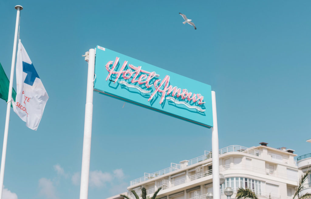 Le Coup De Foudre En Anglais Hôtel Amour Nice : Coup de foudre sur la Promenade des Anglais – Fanny