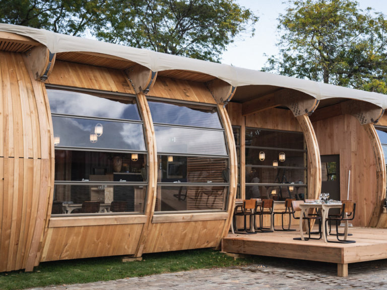 Le premier restaurant itinérant et écolo vient de s’installer à la Villette