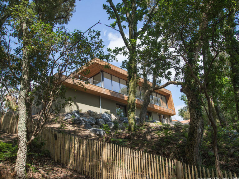 Villa Heuguera, cabane moderniste planquée dans les pins à Hossegor