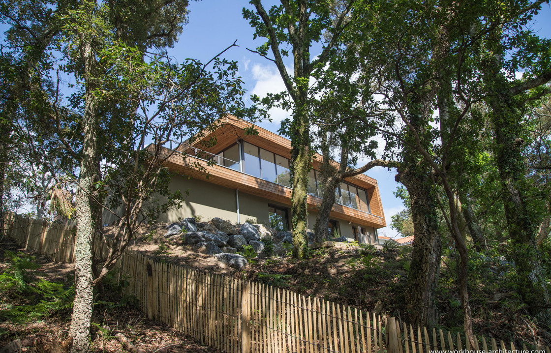 Villa Heuguera, cabane moderniste planquée dans les pins à Hossegor